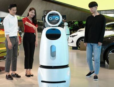 robot Cloi Guidebot es un robot que ha sido diseñado para vender coches en los concesionarios. Se trata de un robot social